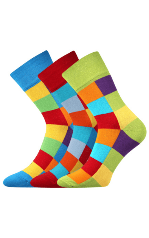 Bunte wuerfelige Socken